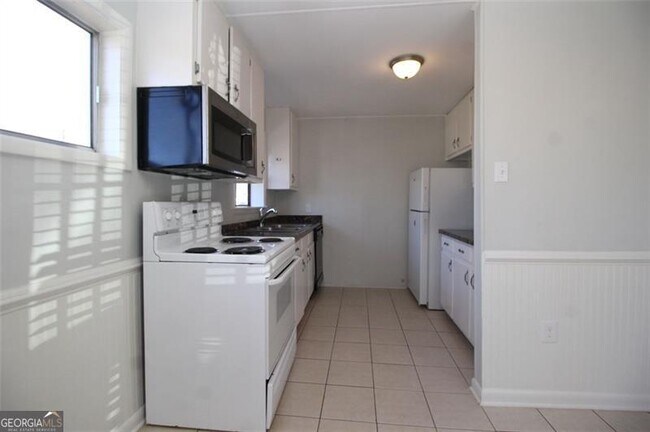 Building Photo - 9240 Nova Dr
