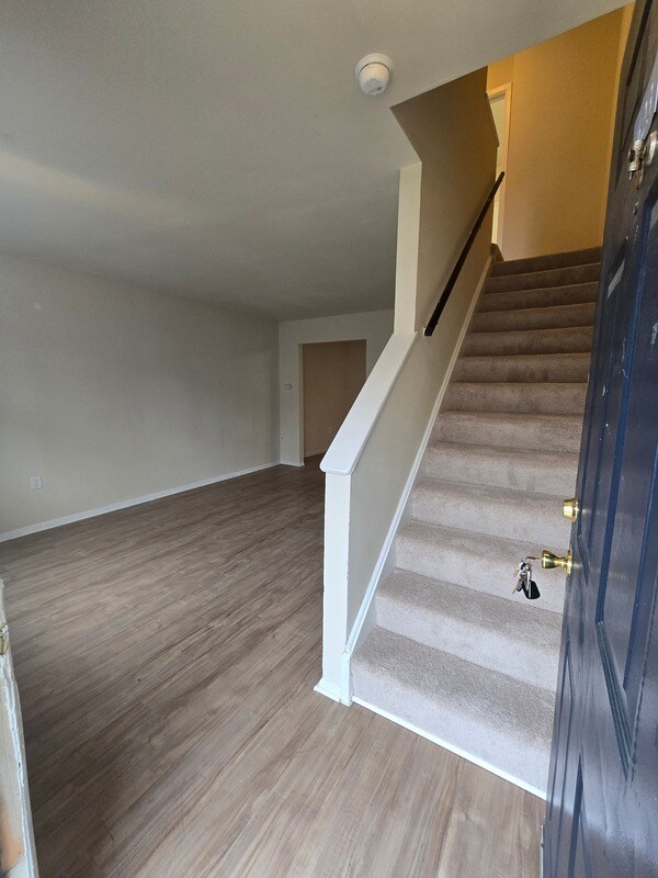 Building Photo - 1707 Chicago Ave