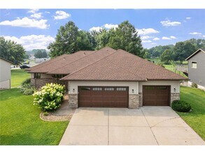 Building Photo - 1008 3rd St NE