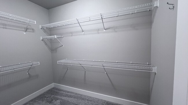 Building Photo - Beautiful Eagle Ridge Home -  $500 off mov...