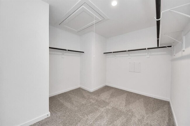 Building Photo - 1306 Palm Tree Ln