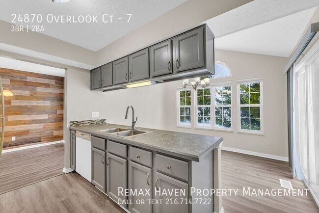 Building Photo - 24870 Overlook Ct