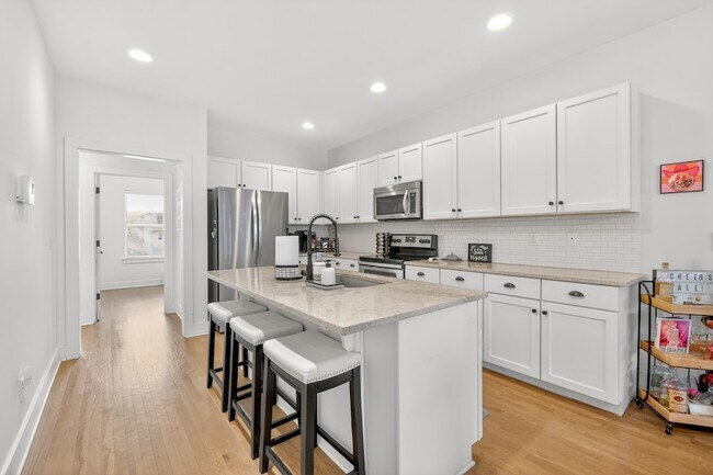 Building Photo - 5509B Louisiana Ave