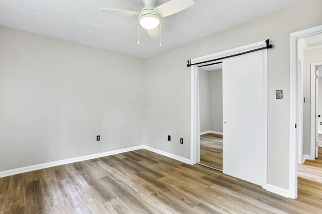Building Photo - Beautifully Renovated 4-Bedroom, 2-Bath Home with Fenced Backyard