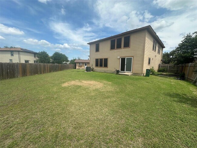 Building Photo - 12700 Quirin Dr
