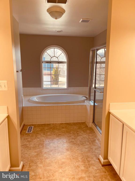 Building Photo - 2698 Myrtlewood Dr