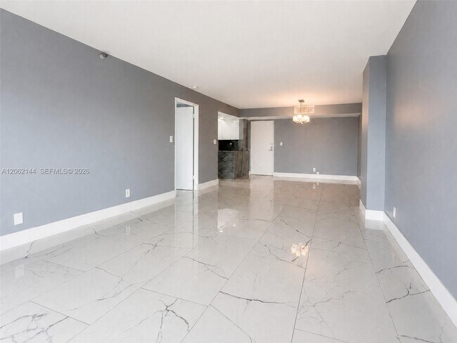 Building Photo - 290 174th St