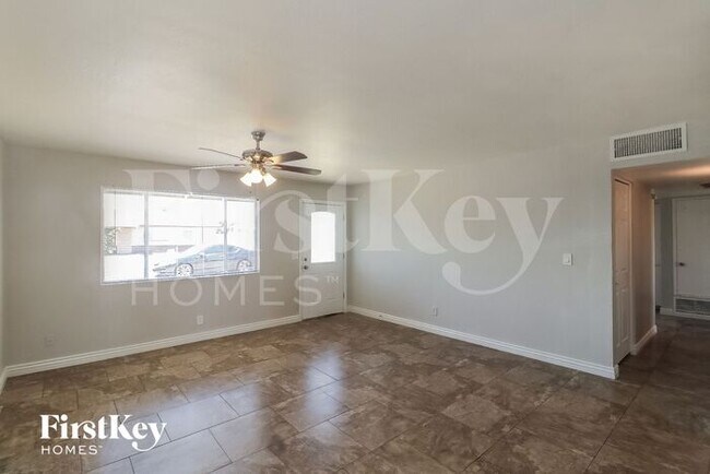 Building Photo - 3301 W Windrose Dr
