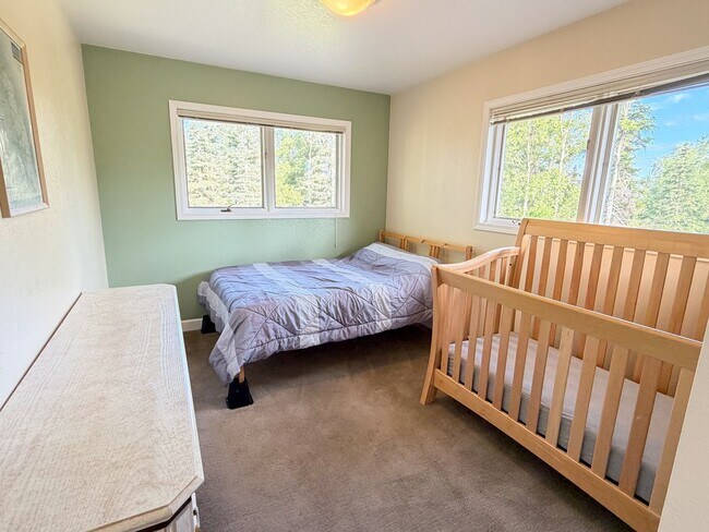 Building Photo - 6841 Crooked Tree Dr