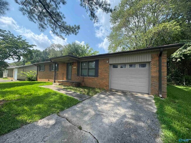Building Photo - 4718 Rutledge Dr NW