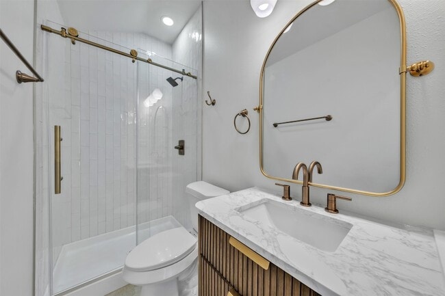 Building Photo - 601 Pearson Ave