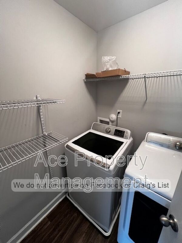 Building Photo - 232 Fishers Cv