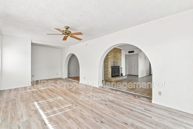 Building Photo - 2604 W Ellis Dr