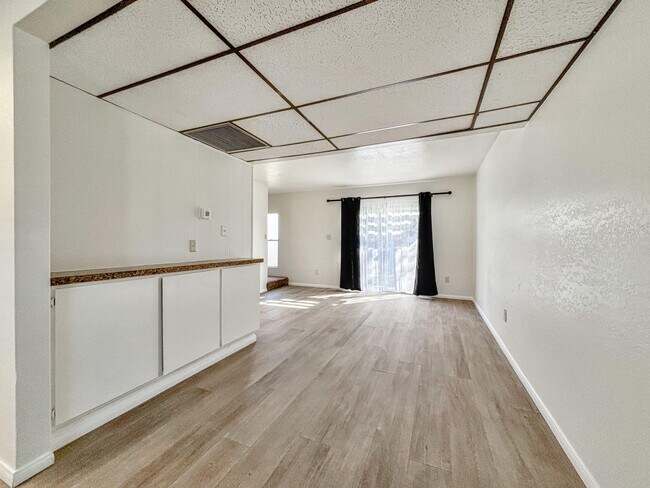 Building Photo - 40215 Harris Ln