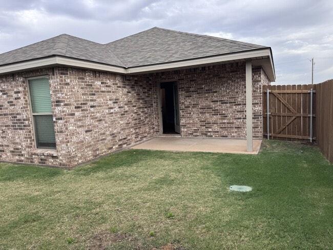 Building Photo - 520 Thicket Dr