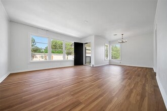 Building Photo - 504 N Magnolia Dr