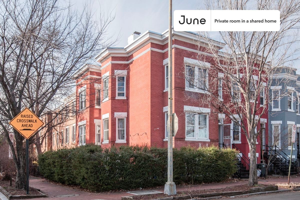Building Photo - Room in Shared 4 bed/1.5 bath home in Capitol Hill