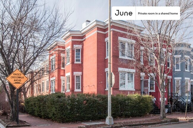 Building Photo - Room in Shared 4 bed/1.5 bath home in Capitol Hill