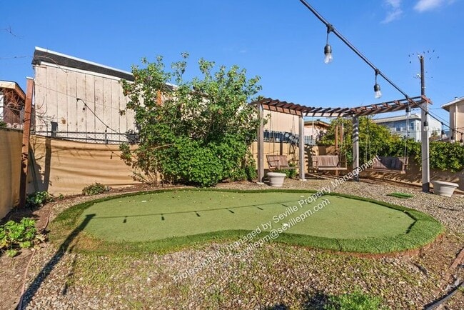 Building Photo - 2037 36th Ave