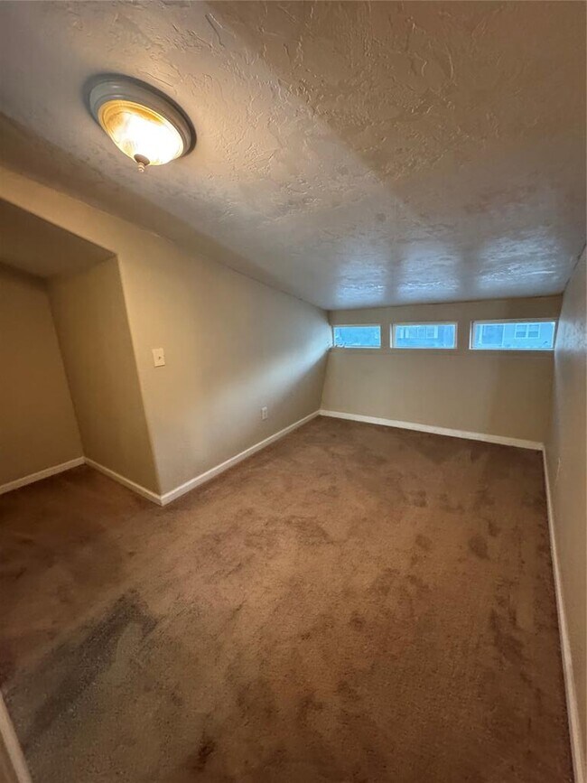 Building Photo - 2019 NW 17th St