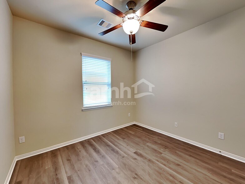 Building Photo - 7446 Durango Creek Dr