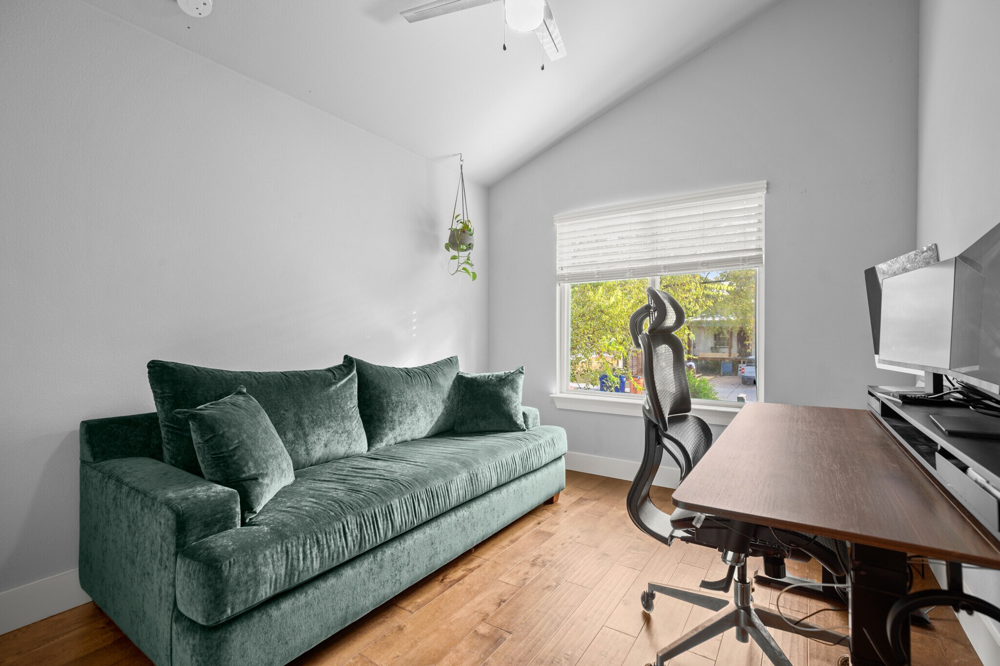 3rd Bedroom or Office upstairs - 1220 Delano St