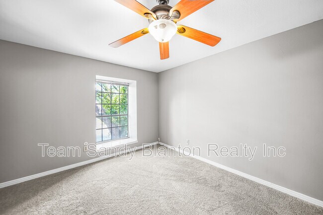 Building Photo - 2107 Langley Ave