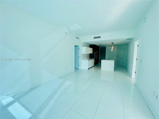 Building Photo - 851 NE 1st Ave