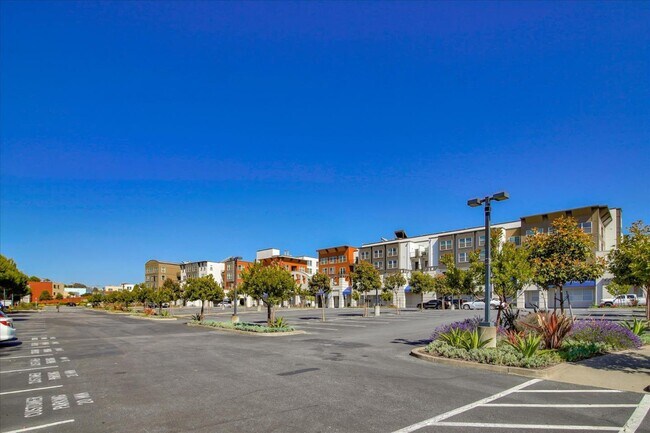 Retail - 8200 Oceanview Ter