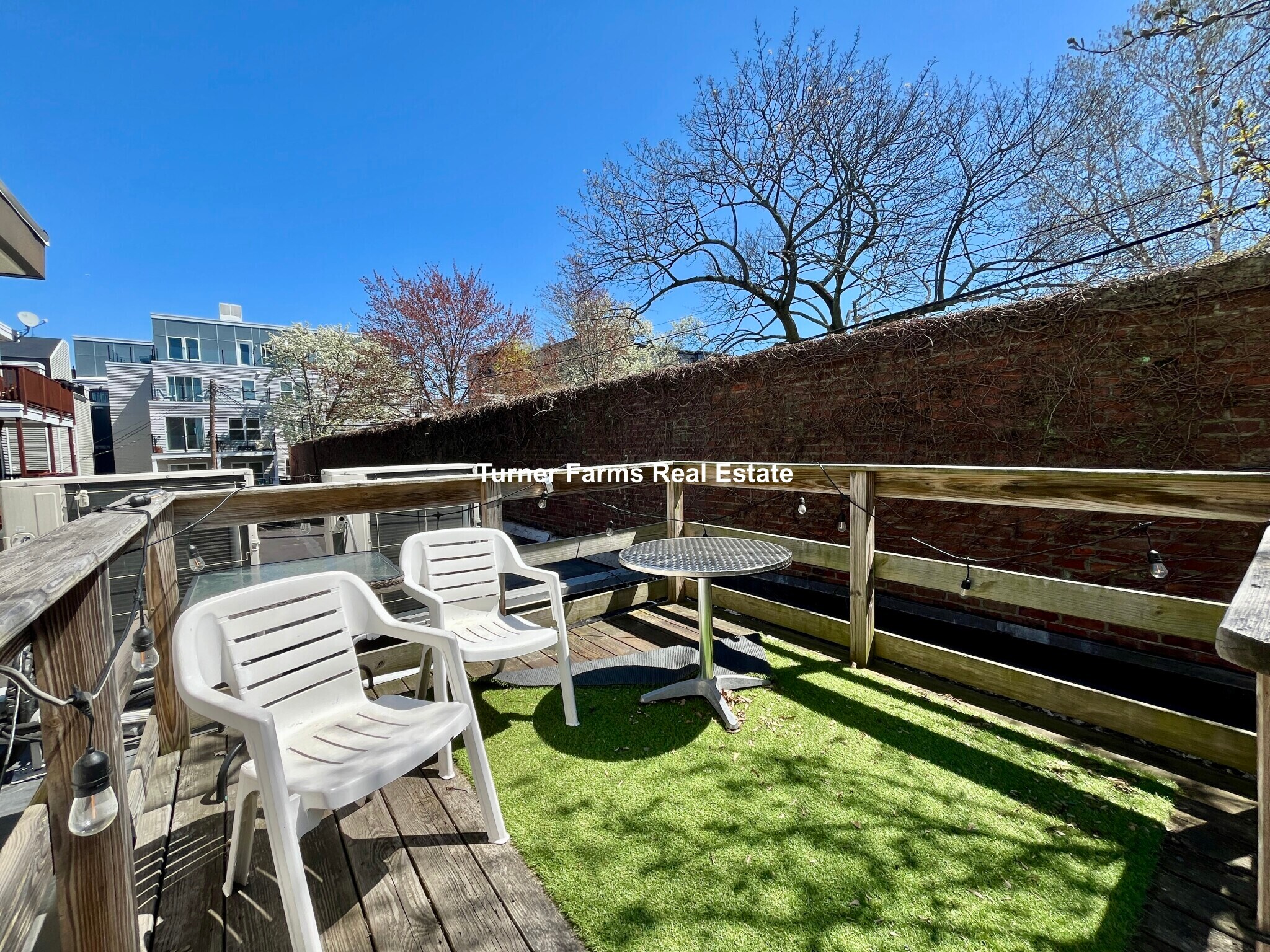 Building Photo - 525 E 3rd St