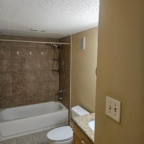 Building Photo - 2221 Ridgedale Dr