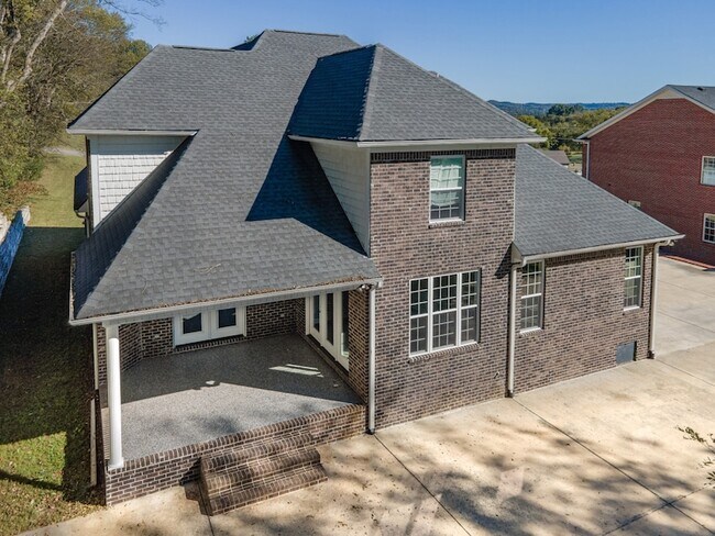 Building Photo - 601 Joyce Ave