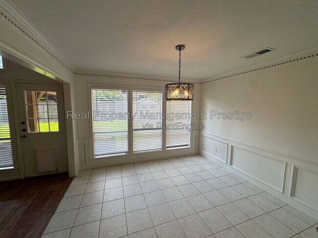 Building Photo - 15907 Spring Forest Dr
