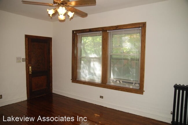 Building Photo - 2339 N Geneva Terrace