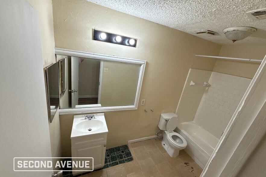 Building Photo - 11618 Roandale Dr