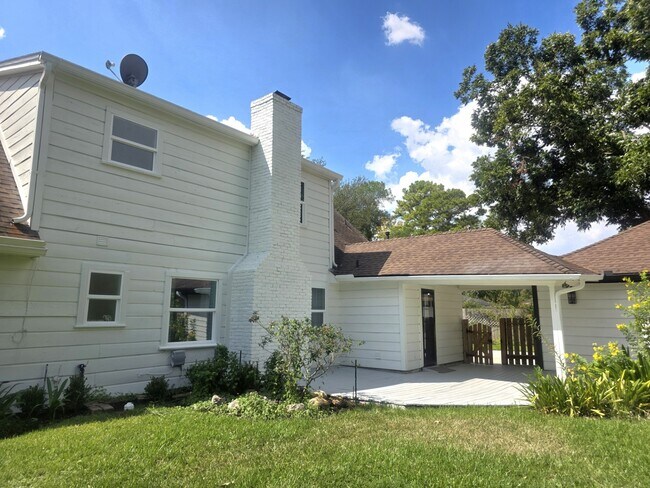 Building Photo - 1507 Village Green Ct