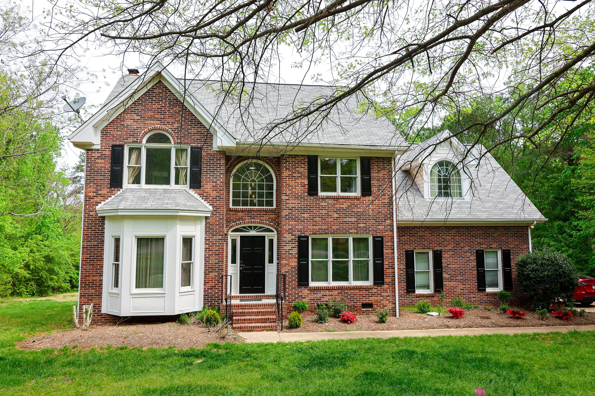 Building Photo - 1208 Enchanted Oaks Dr