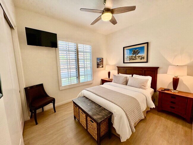 Building Photo - 77777 Tradition Dr