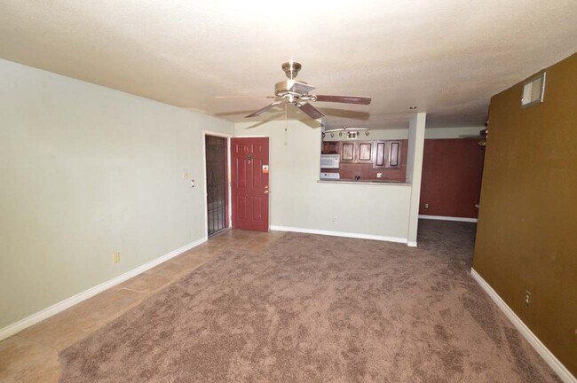 Building Photo - 2nd Floor Condo in a Gated Community