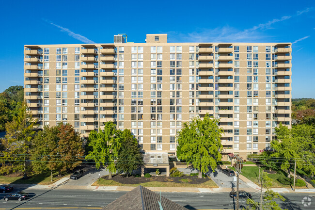 Building Photo - The Devon Condo