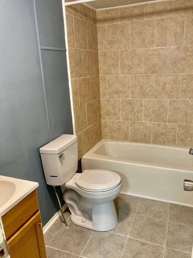 Building Photo - Conveniently Located in Trenton South Caro...