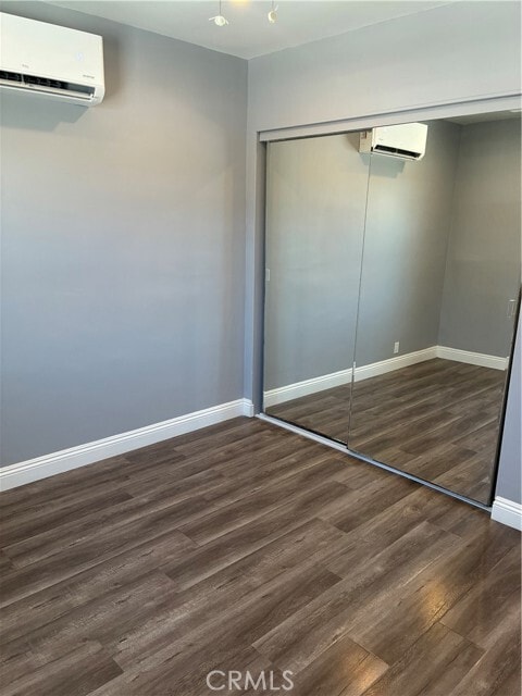 Building Photo - 1000 E 54
