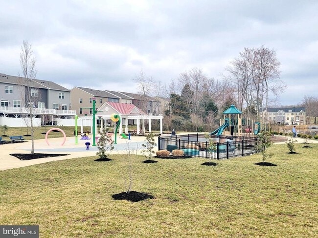 Building Photo - 8820 Englewood Farms Dr