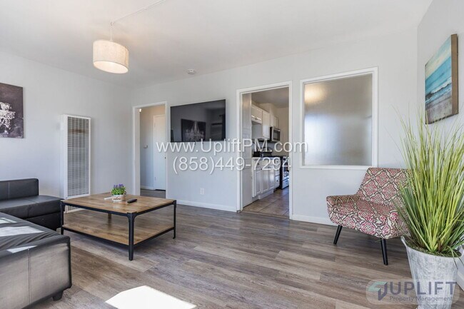 Building Photo - 4833 Castle Ave