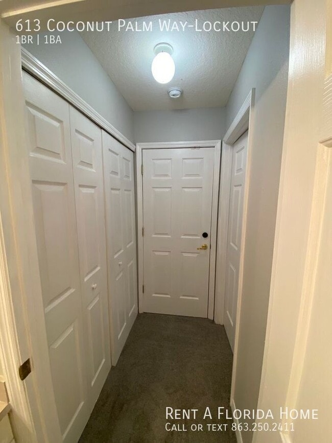 Building Photo - 613 Coconut Palm Way