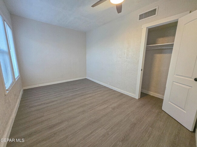 Building Photo - 3518 Sacramento Ave