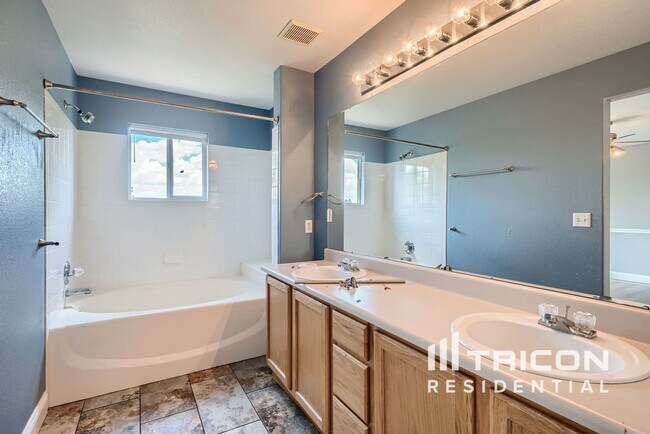Building Photo - 10242 S Kelliwood Way