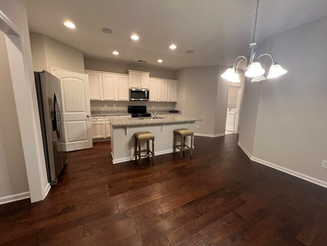 Building Photo - 3177 Mayflower Ln