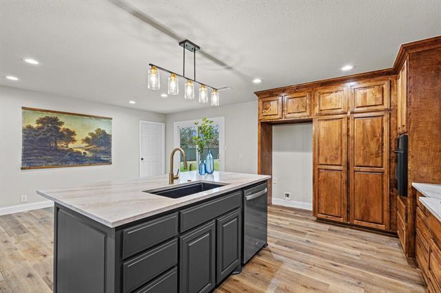 Building Photo - 3327 Carriage Cir