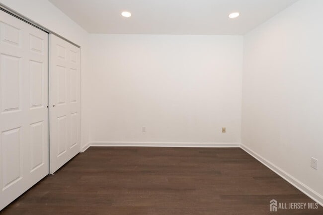 Building Photo - 801 Woodbridge Commons Way